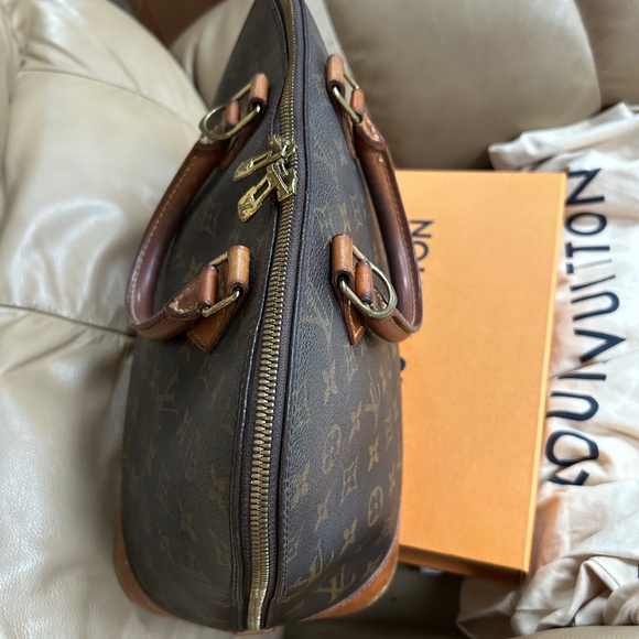 Authentic Louis Vuitton ALMA pm monogram - Picture 8 of 13